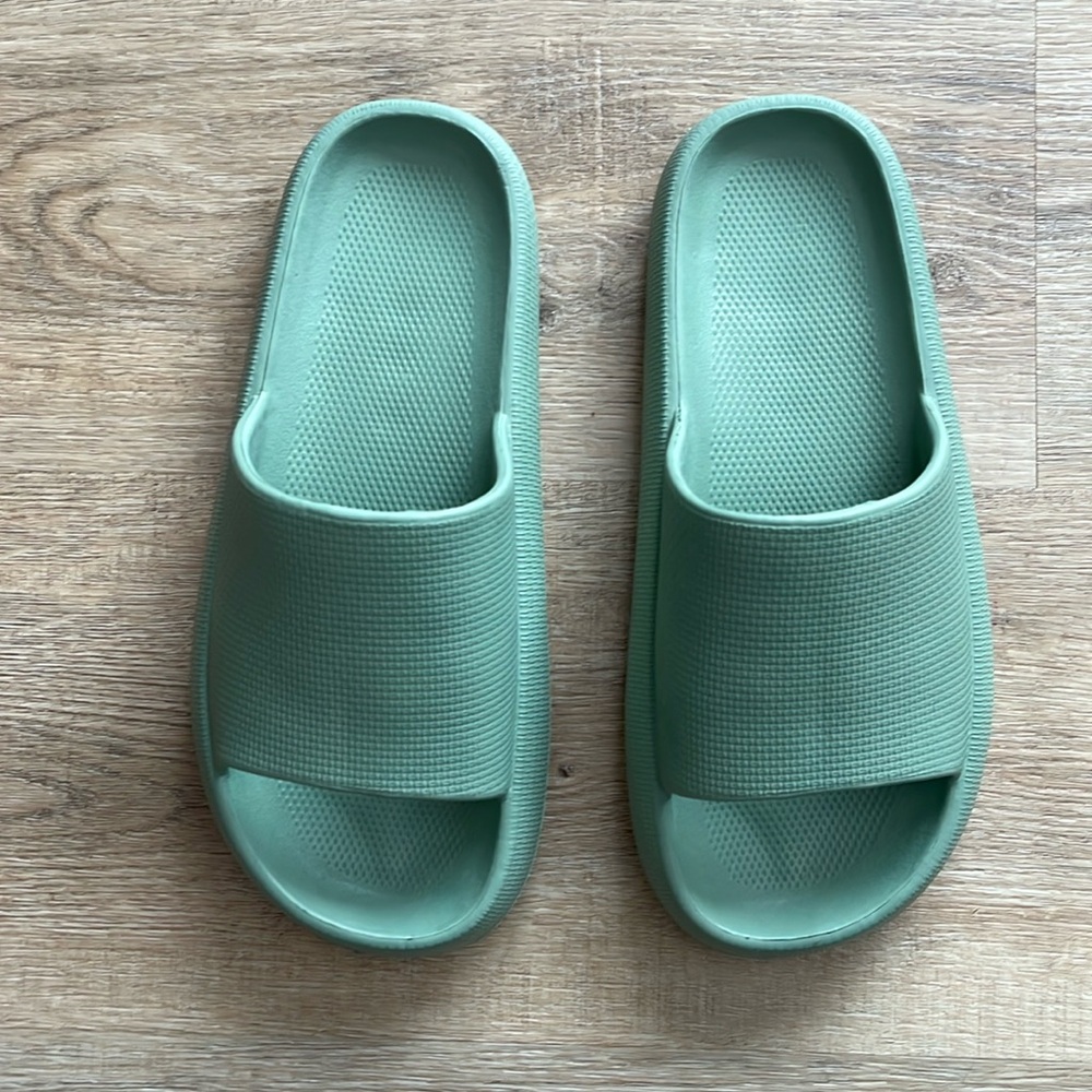 NWOT Sage green foam sandals